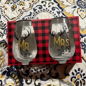 Mr & Mrs stemless wine glasses